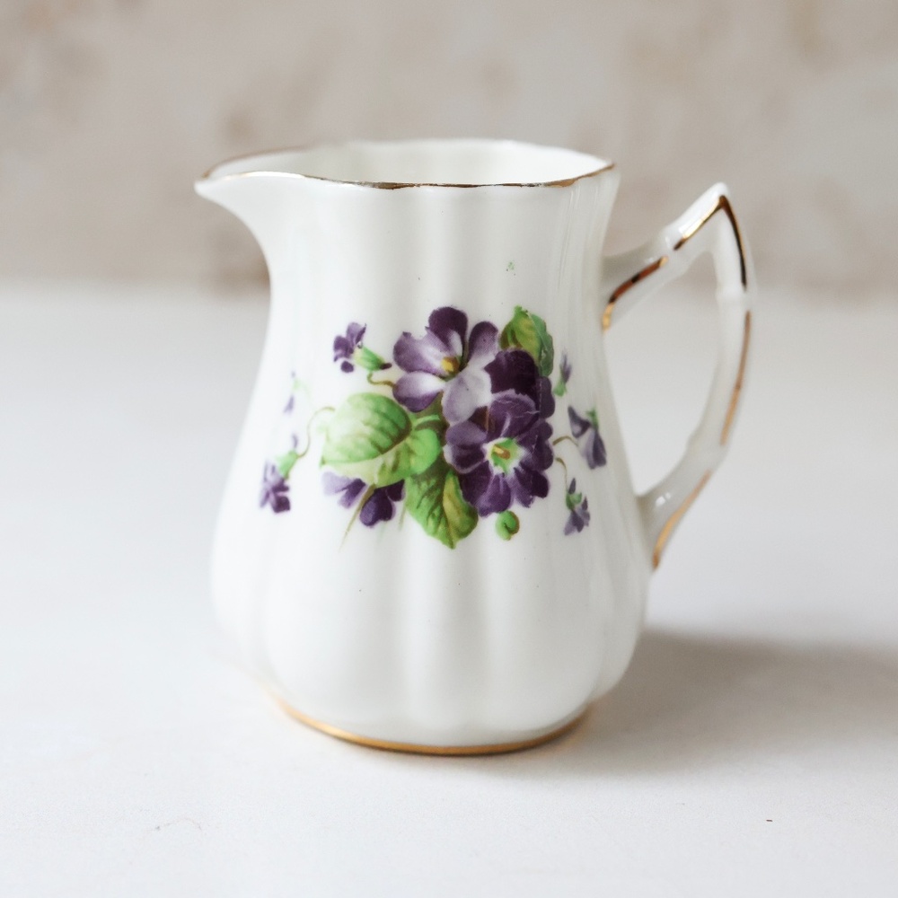 Old Royal England bone china vintage violet mini creamer 3 inches tall